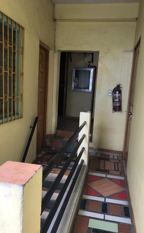 Belen Favila Transient Rooms Near Airport Terminal 3 Manila Esterno foto